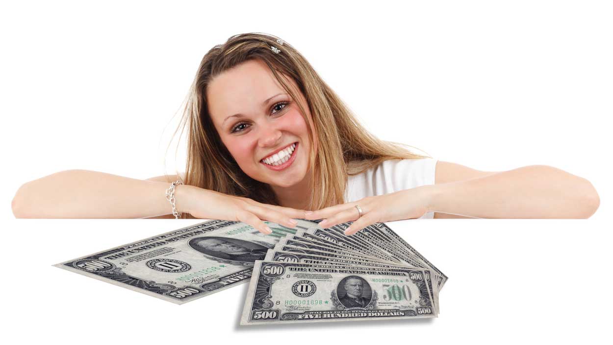woman showing money